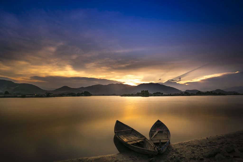 boats, sea, calm-3051610.jpg